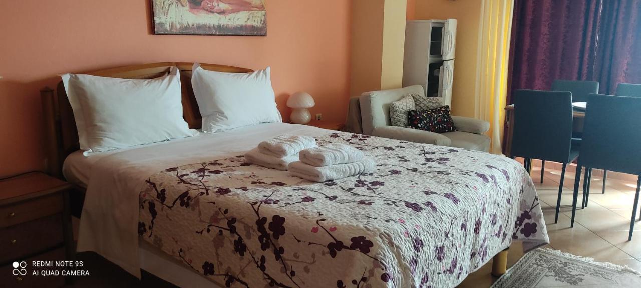 Sofia'S Pottery House Villa Волос Екстериор снимка
